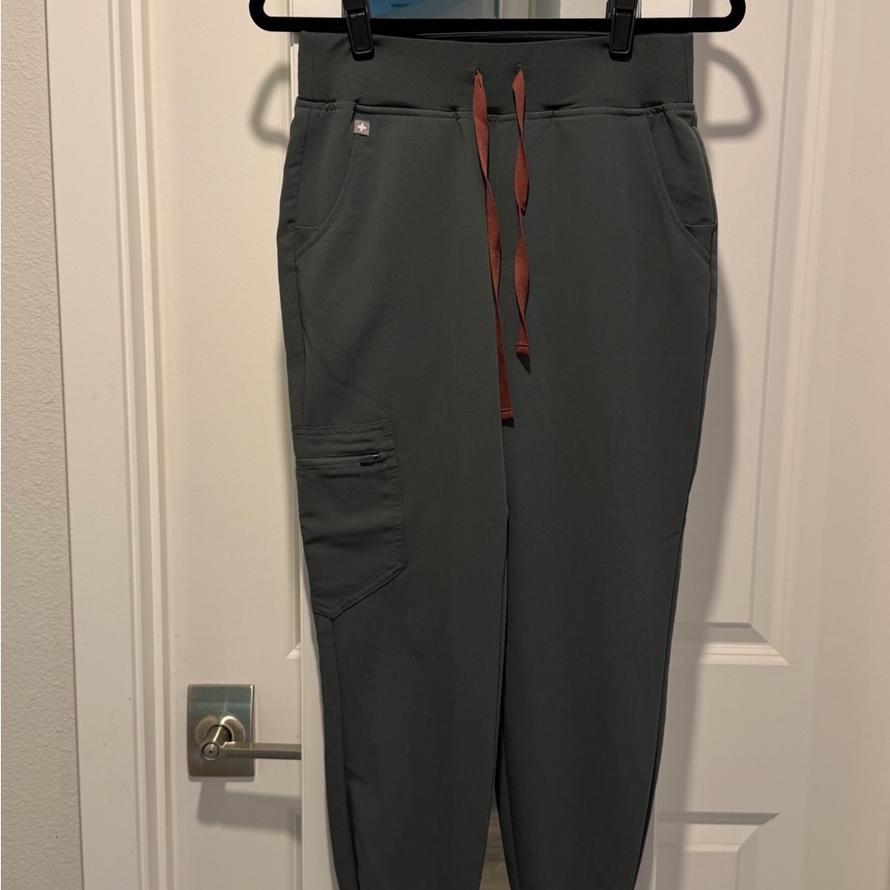 Figs Zamora Joggers *PETITE*
